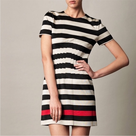 Diane Von Furstenberg Dresses & Skirts - Diane Von Furstenberg A-line dress, like new! Size M 6-8